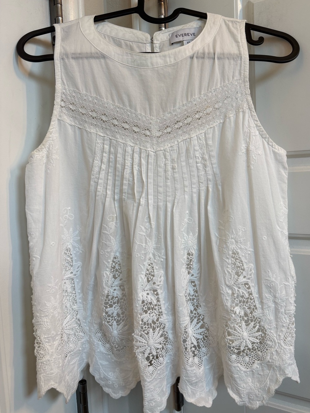 Evereve Size XS White Sleeveless Lace Tank Top